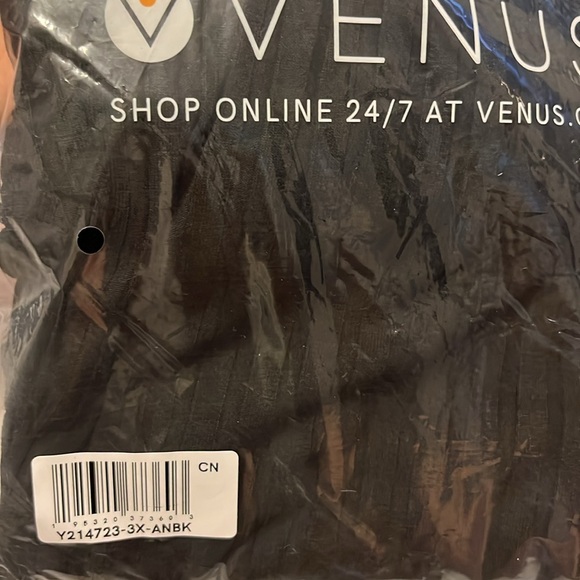 Venus Ribbed Mock-Neck Top black 3X - Picture 8 of 8